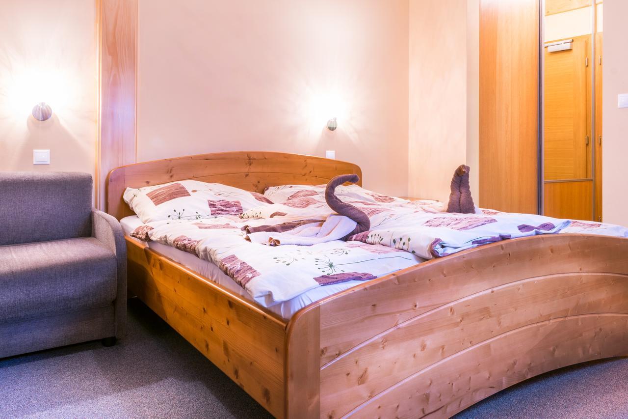 Horsky Hotel Kristina Hrustin Εξωτερικό φωτογραφία